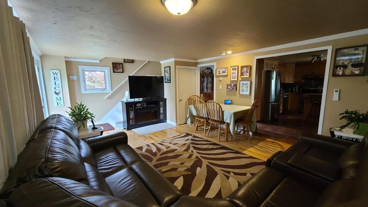 Small Town Bound Inn Montague Esterno foto