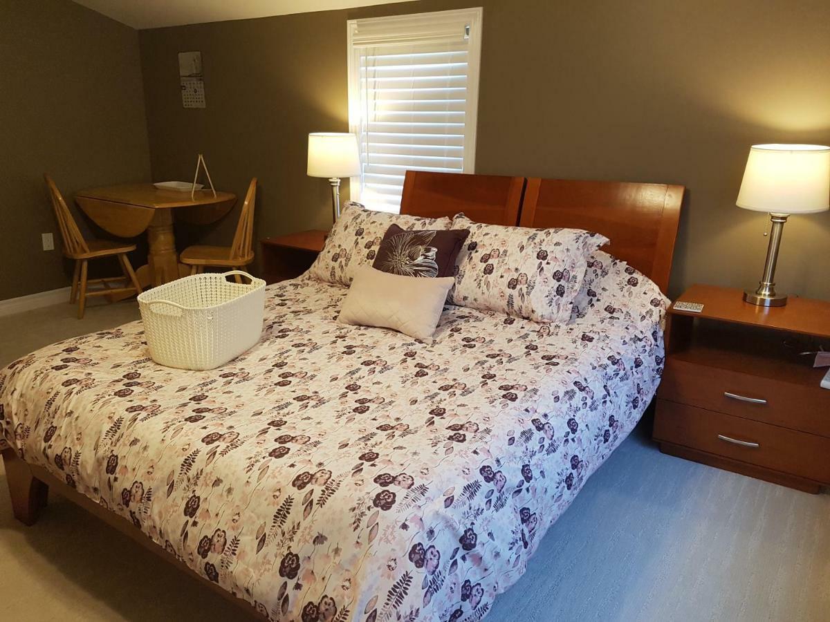 Small Town Bound Inn Montague Esterno foto
