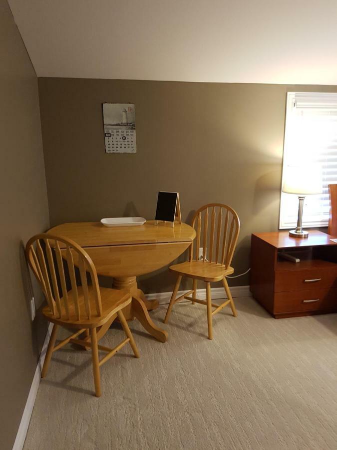 Small Town Bound Inn Montague Esterno foto